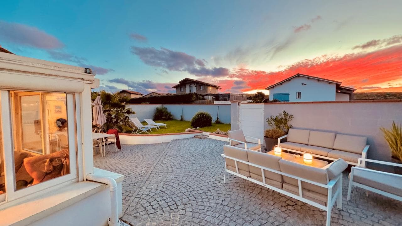 Terrasse de la Villa Atlantique au coucher de soleil à Capbreton